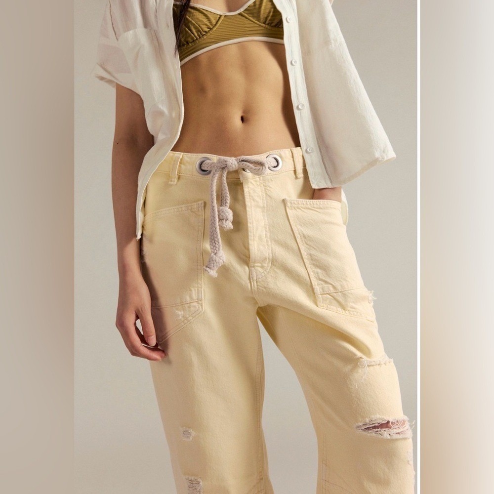 Free People RARE Yellow Lemon Icing Moxie Barrel Jeans Size 29 NWT Retired